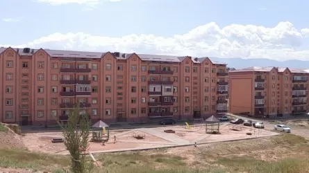 "Живем как в болоте" — жители Туркестанской области о полученных по госпрограмме квартирах