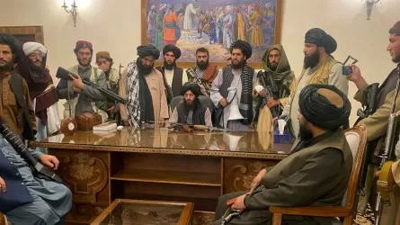 В Афганистане распустили парламент и Совет безопасности страны