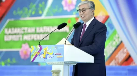 Токаев поздравил казахстанцев с Днем единства народа Казахстана