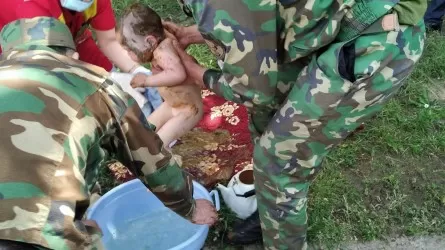 Годовалый малыш упал в яму уличного туалета в Туркестанской области