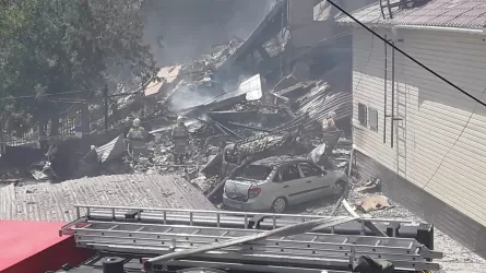Две санитарки находятся в реанимации после взрыва вблизи роддома в Шымкенте