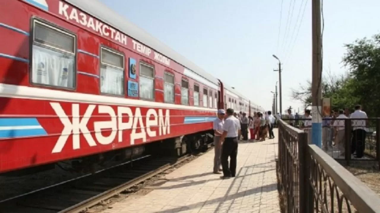 В понедельник в Казахстане начинают курсировать медицинские поезда