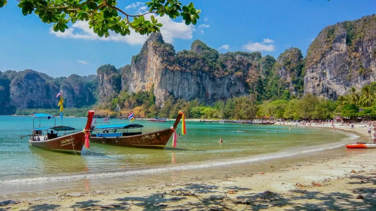 Таиланд планирует облегчить условия для туристов  