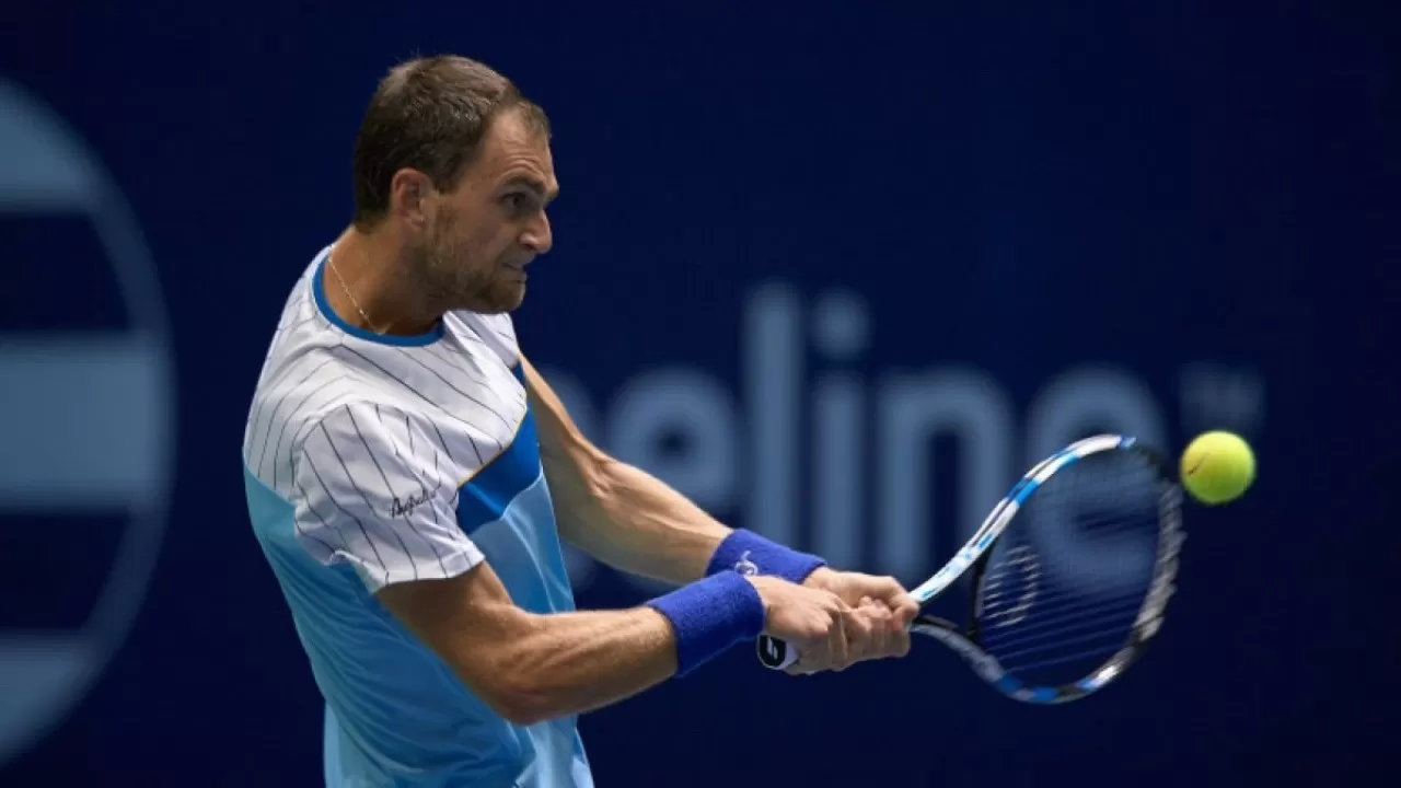 Недовесов вышел в четвертьфинал парного разряда BOSS Open