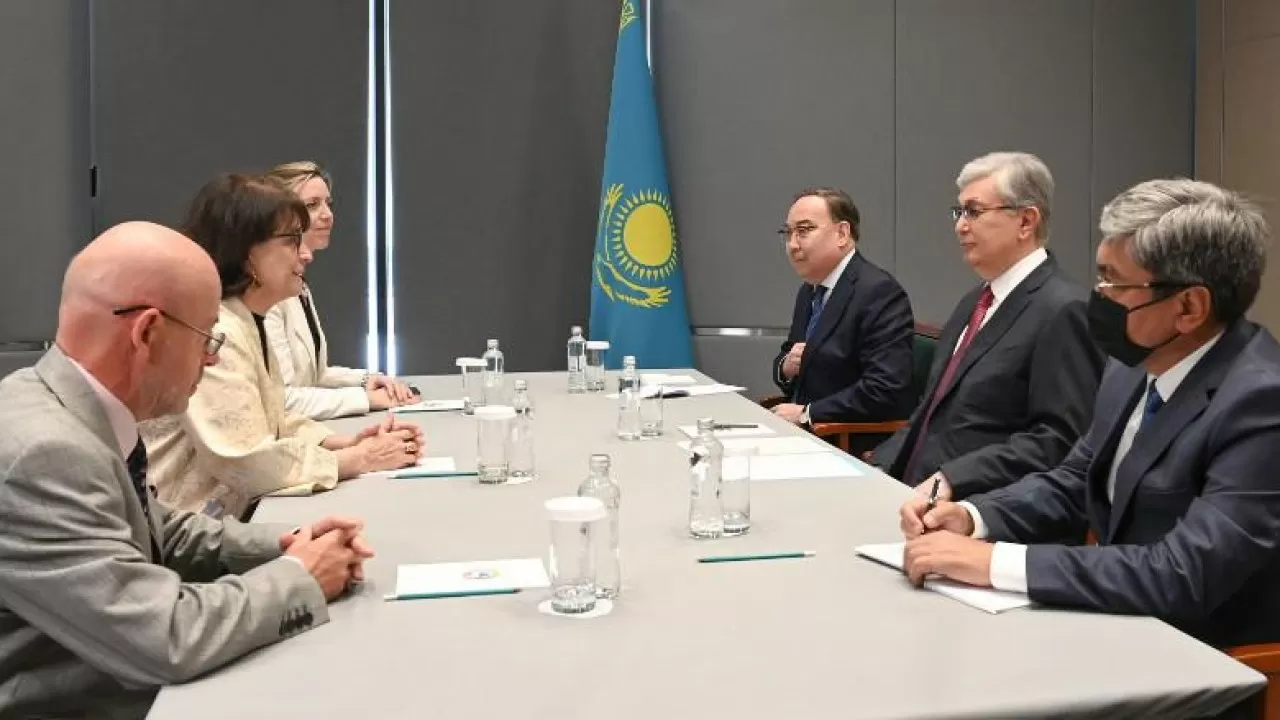Президент: Казахстан продолжит оказывать гуманитарную помощь Афганистану 