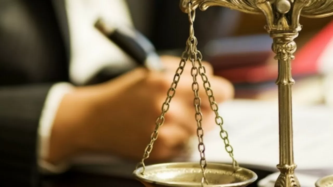 На практике адвокаты не свободны от внешнего влияния – юристы
