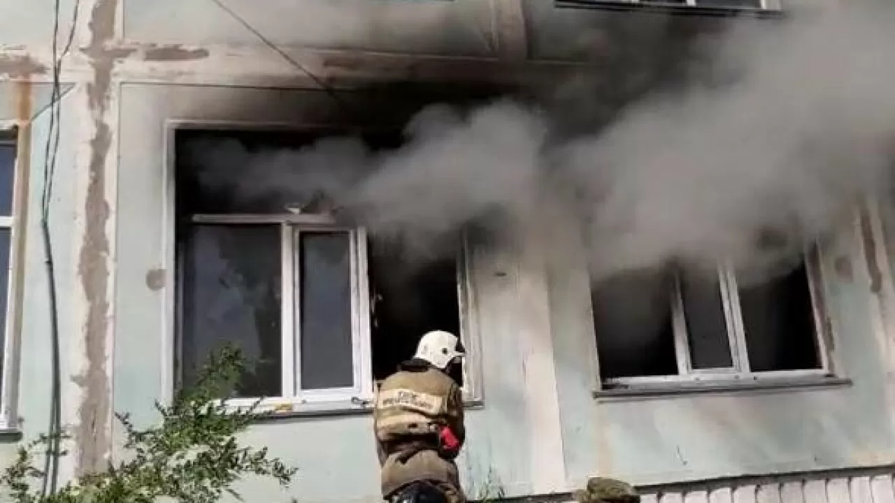 Во время ремонта школы в Экибастузе произошел пожар