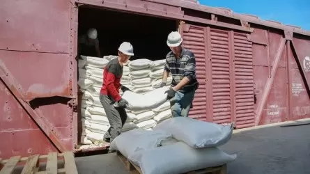 В Атырау прибыло 66 тонн сахара