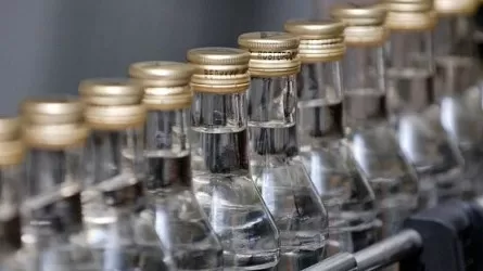 Контрафактный алкоголь разливали подпольно в Актюбинской области