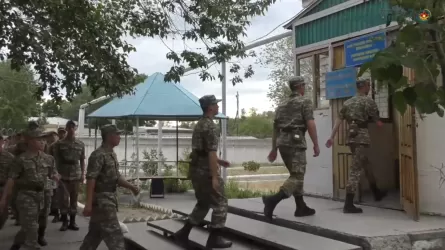 Казахстанские военные приняли участие в республиканском референдуме