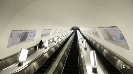Почему в алматинском метро скрипит эскалатор на новой станции?