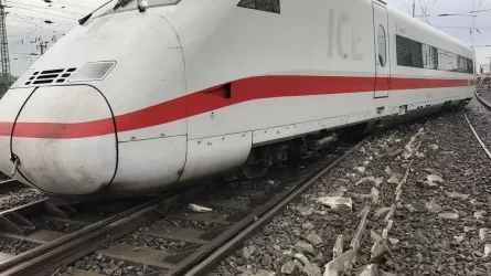 В Германии поезд сошел с рельсов: есть погибшие  
