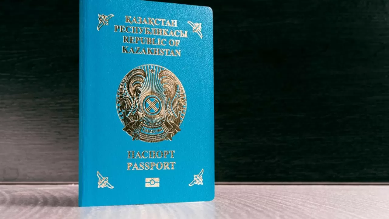 Россиянин 6 лет использовал документы гражданина Казахстана 