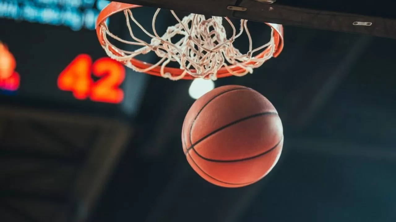Казахстан начал баскетбольный ЧА-2022 с разгромного поражения 