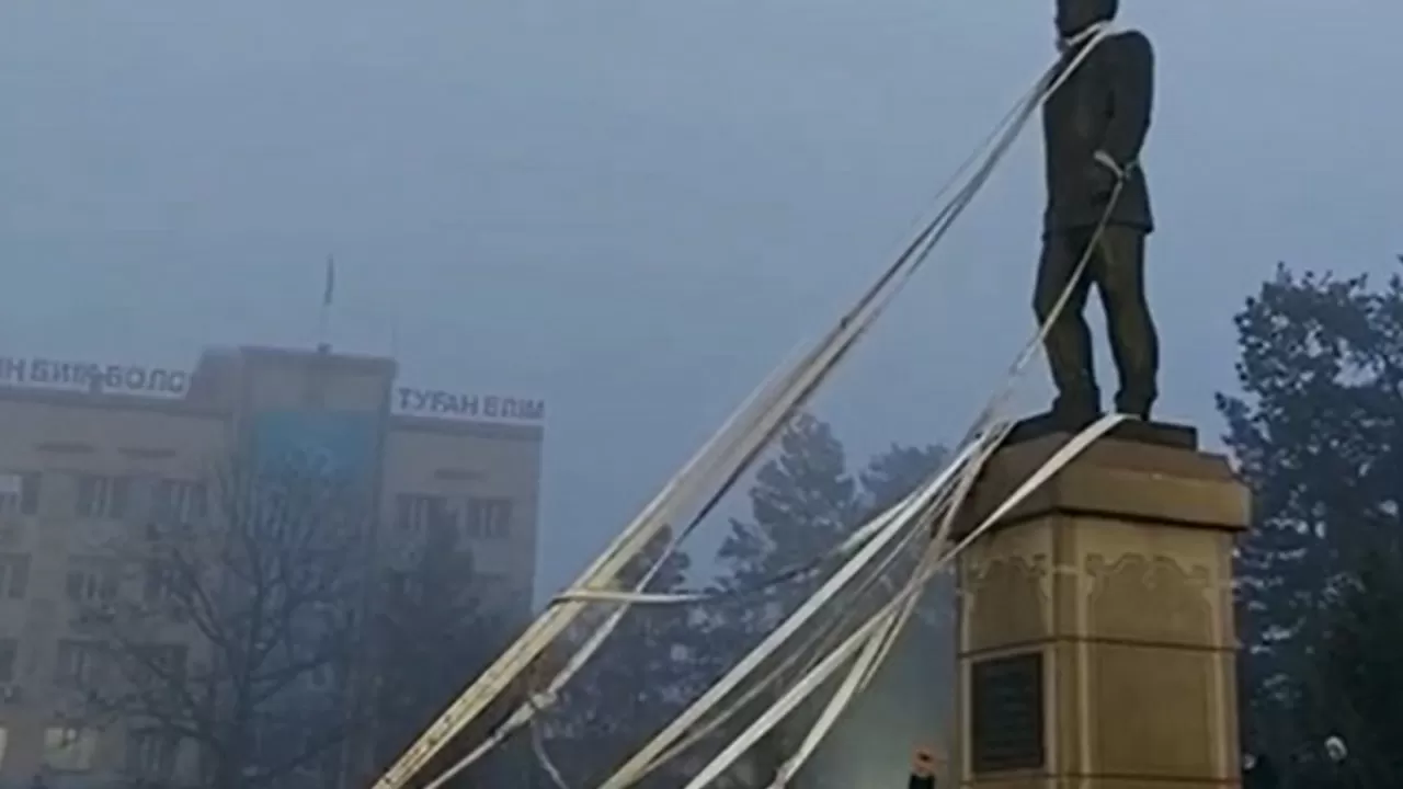 За снос памятника Назарбаеву осужден житель Талдыкоргана