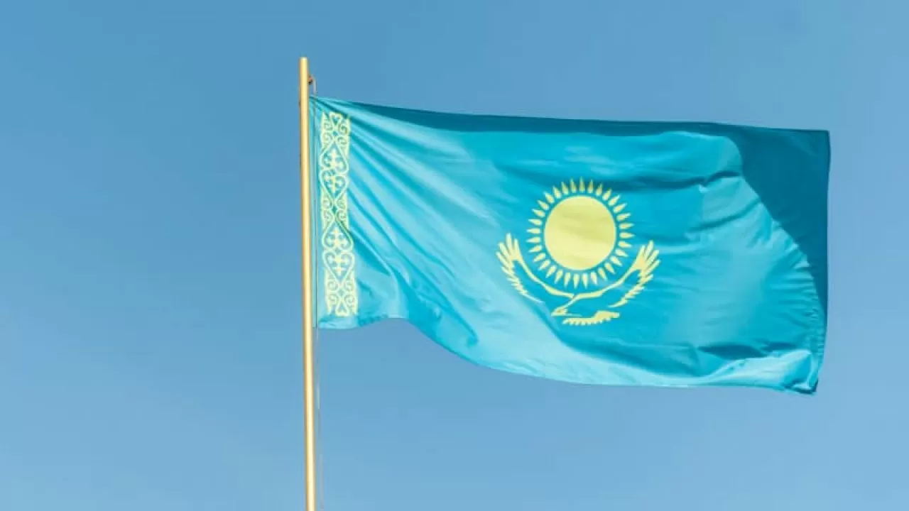 Казахстанская сборная по шахматам приехала в Индию без флага?