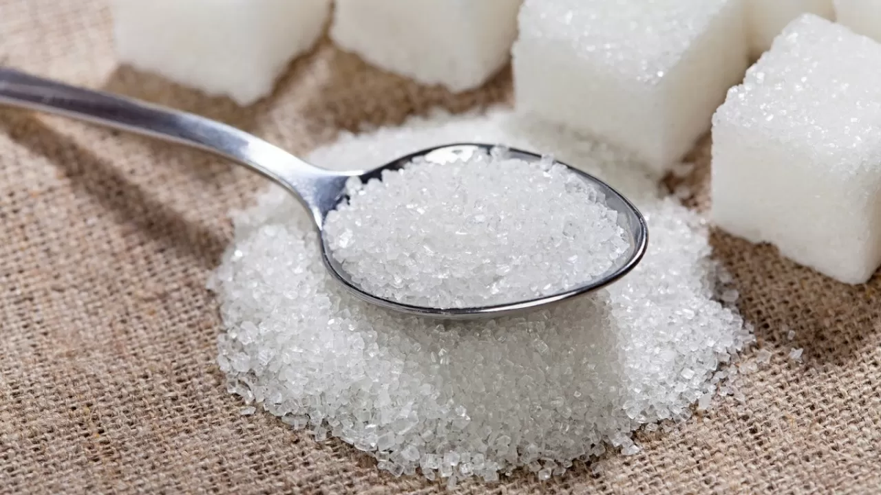 Цены на сахар-песок выросли еще на 13% за месяц