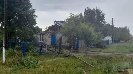 Крышу снесло. В сельском районе Павлодарской области прошел ураган