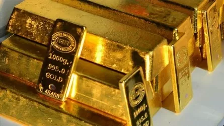 Более 2100 золотых слитков продано в июне
