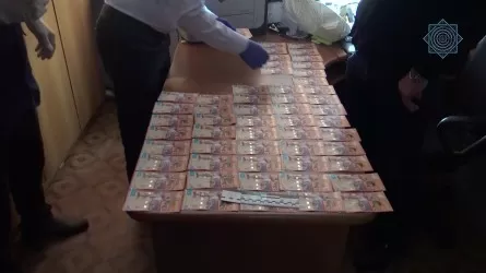  Бухгалтер шантажом получил более 3 млн тенге от сотрудников госучреждений