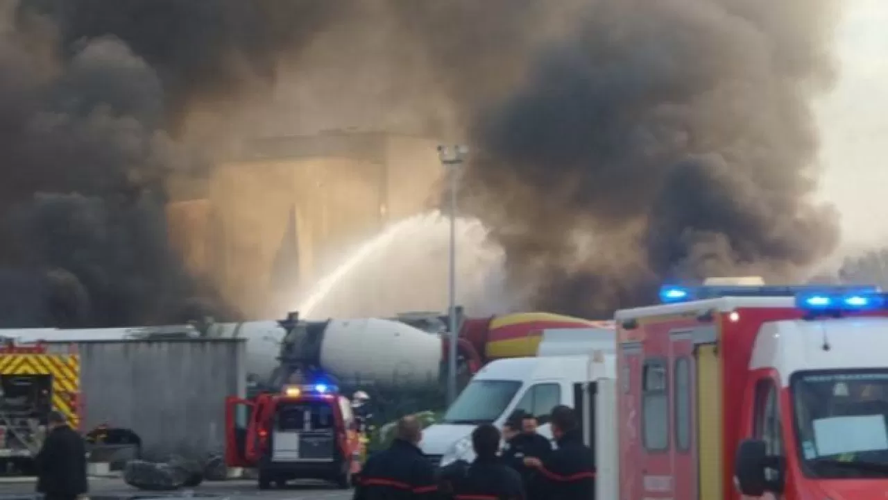 Во Франции на заводе взрывчатых веществ прогремел взрыв