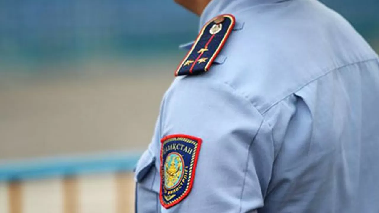 Трудоустроиться в полицию за 1,5 млн тенге пытался житель юга Казахстана