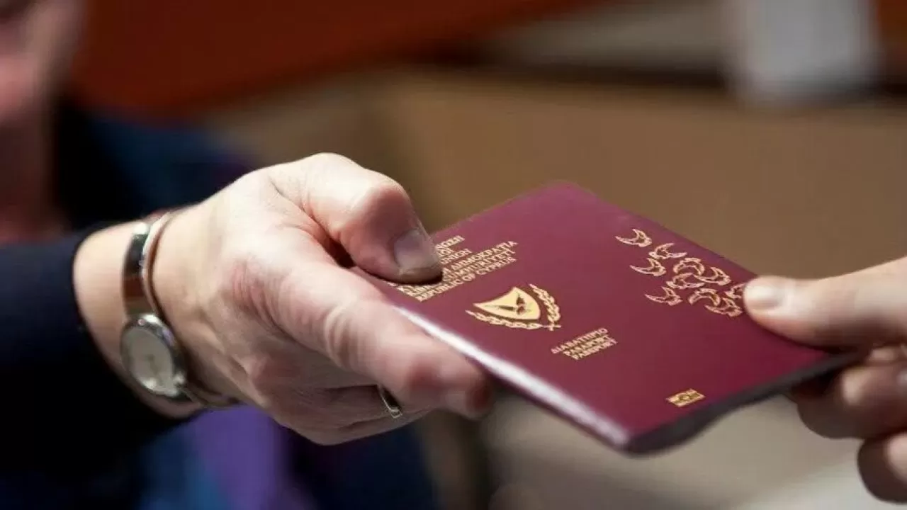 Половина "золотых паспортов" незаконна – власти Кипра