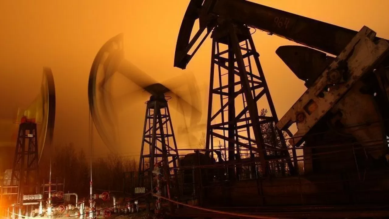 МЭА повысило прогноз спроса на нефть в 2022 году