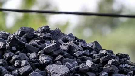 Казахстан может ввести запрет на вывоз угля из страны автотранспортом