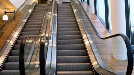 В Германии в торговых центрах отключают эскалаторы