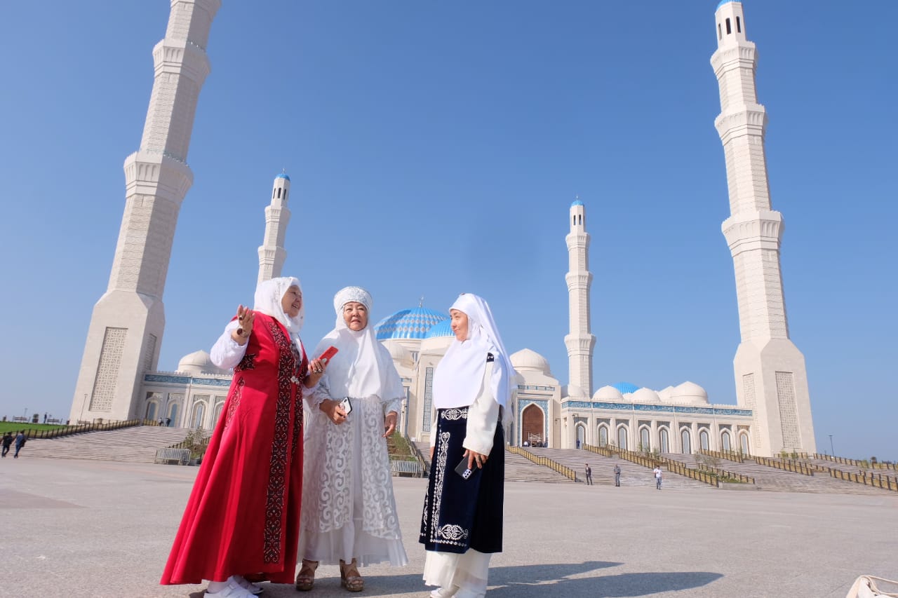Крупнейшая мечеть Центральной Азии открылась в столице Казахстана