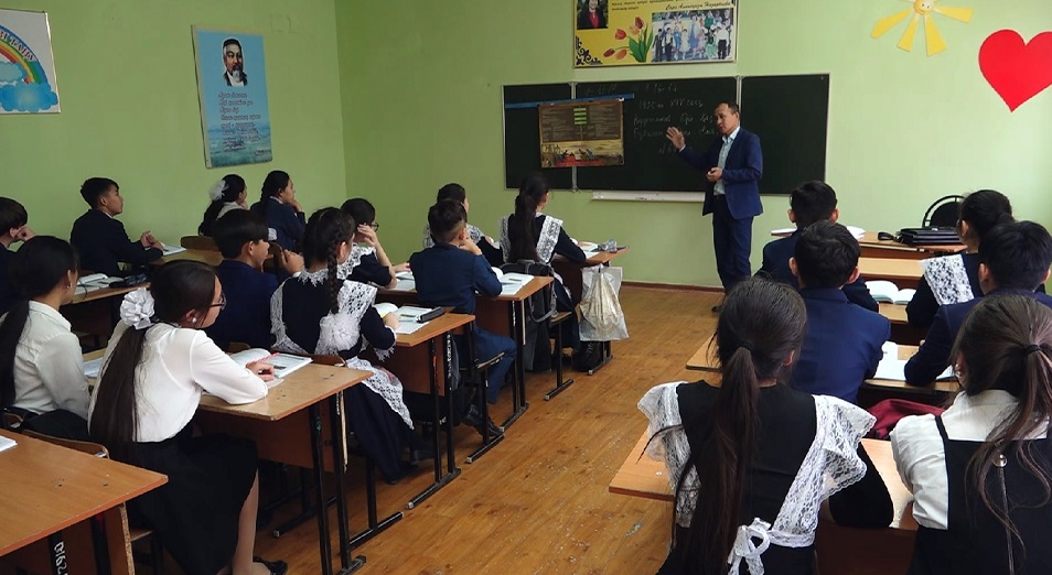 В Казахстане завершен прием документов для поступления в первый класс