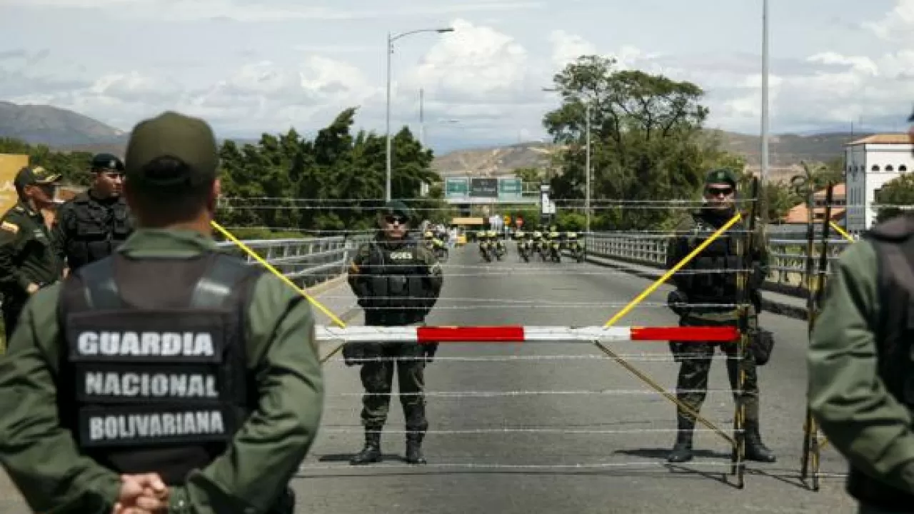 Колумбия и Венесуэла открыли друг для друга границы