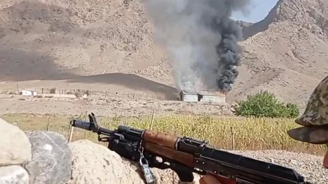 Таджикистан прекратил обстрел киргизских сел Ошской области