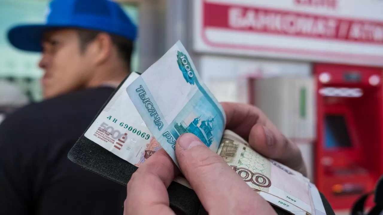 Как спад денежных переводов из России отразится на Центральной Азии?