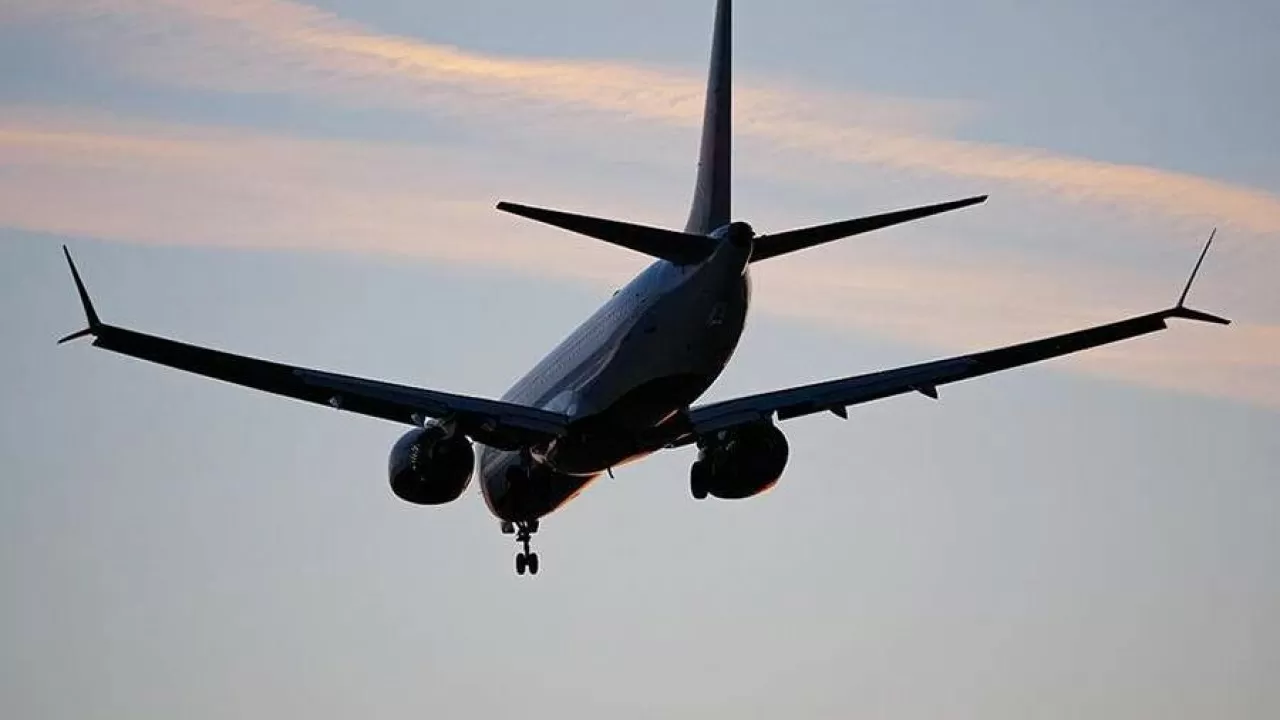 В России пилот самолета умер во время рейса
