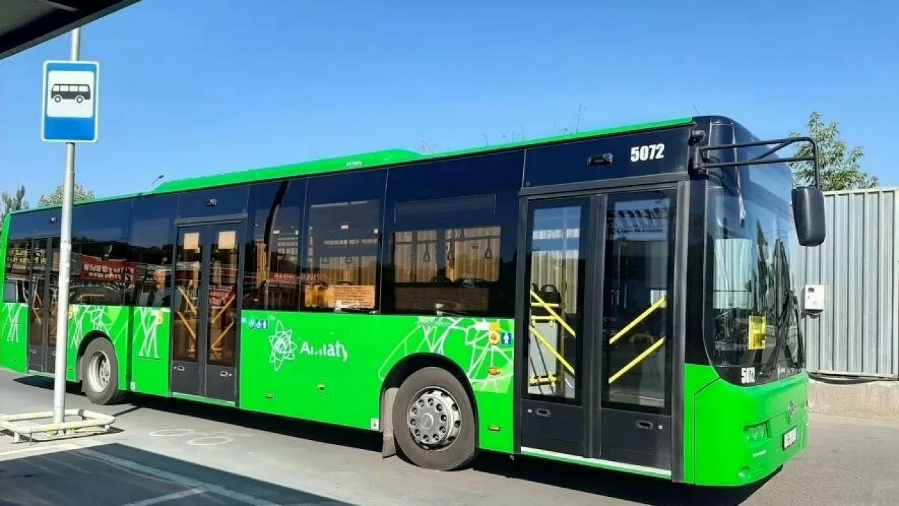 Автобусы в Алматы сходят с маршрутов по 300 раз в день