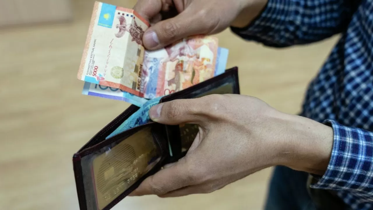 Реальная зарплата в ЕАЭС больше всего растет в Казахстане