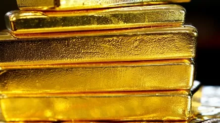 Стало известно, почему дешевеет золото  