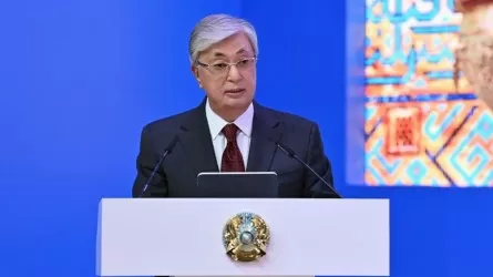 Президент РК наградил ряд казахстанцев 