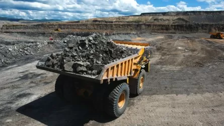 Казахстан вводит запрет на вывоз угля автотранспортом