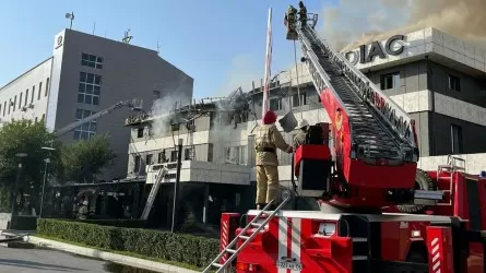 Стали известны подробности пожара в центре Атырау