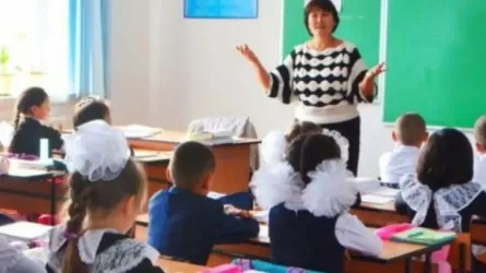 Самые востребованные профессии в Казахстане – воспитатели и учителя