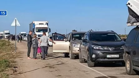 Актаусцы не могут вернуться домой из-за коллапса на границе