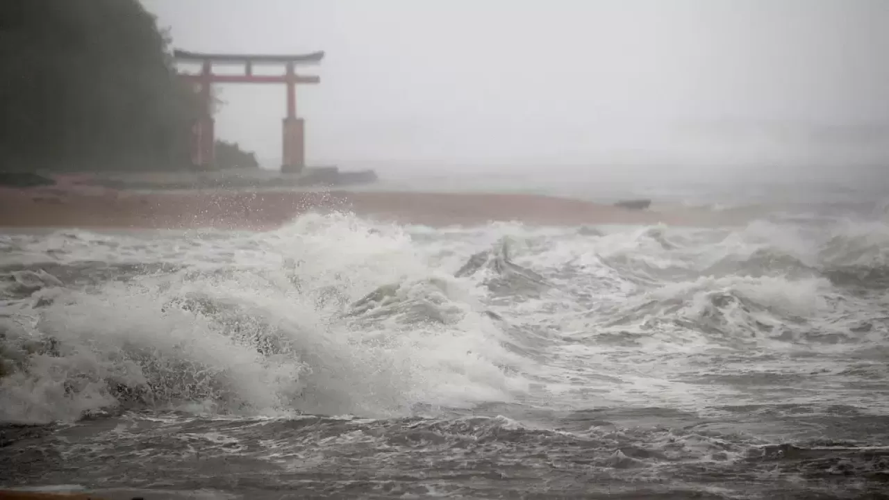 Япония под ударом тайфуна