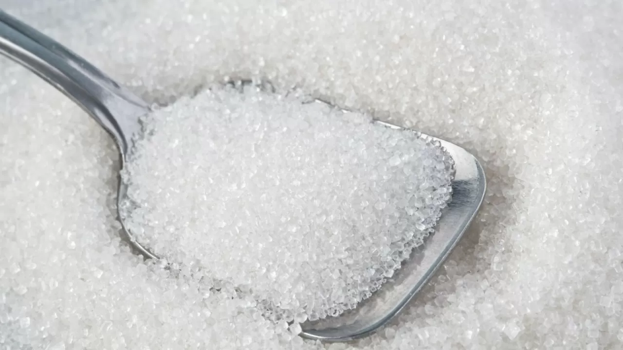 В Павлодаре проводят рейды по отслеживанию стоимости сахара