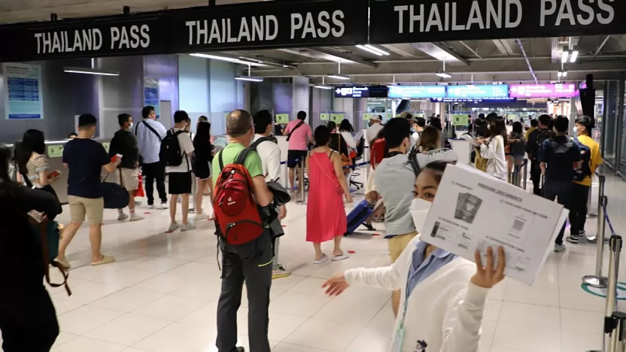 Таиланд будет вновь требовать при въезде документ о вакцинации от COVID-19