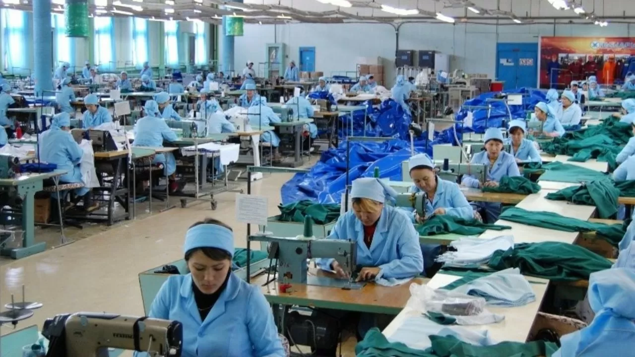 Доля отечественных текстиля, одежды и обуви уменьшилась до 8% на рынке Казахстана