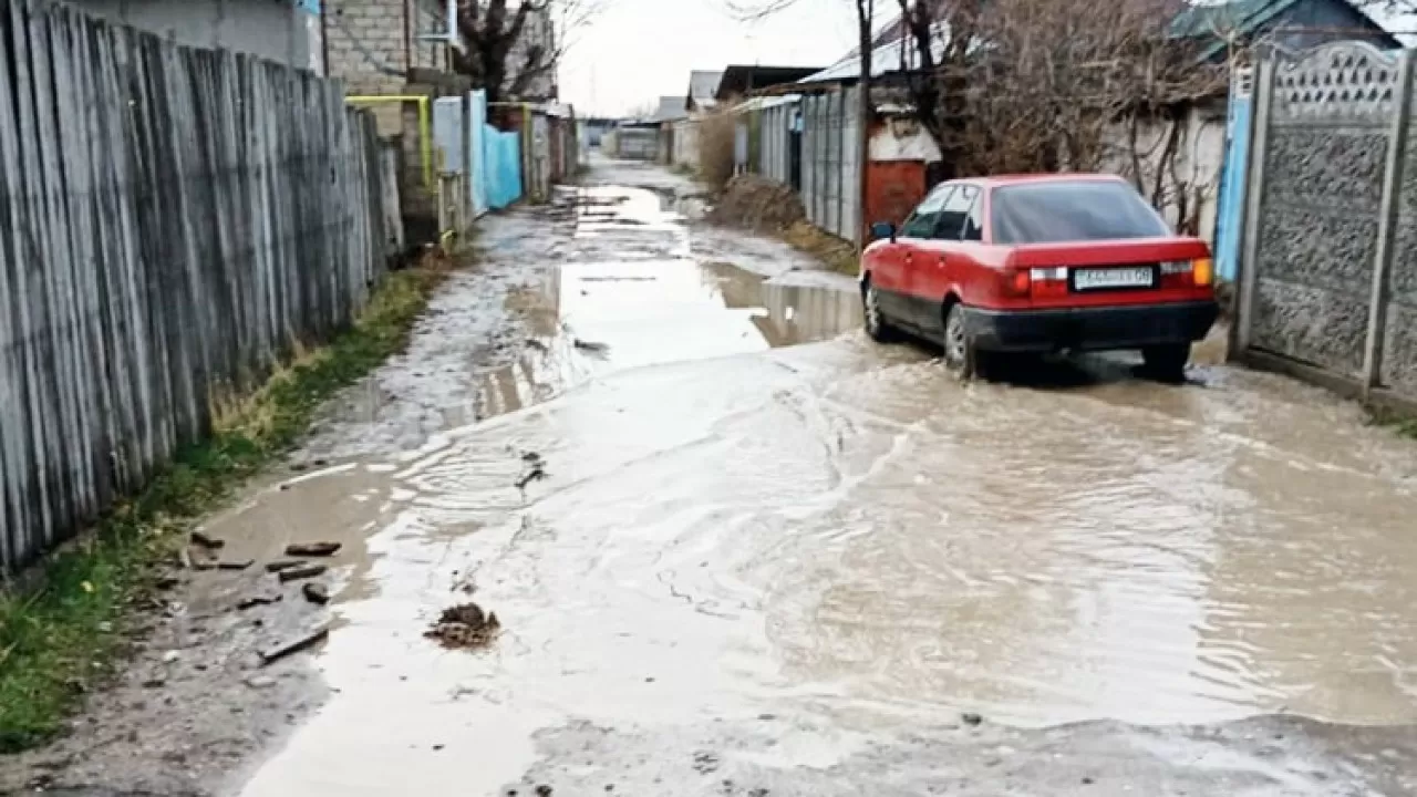 Тараздағы кей көшелердің жөнделмегеніне 50 жылға жуықтады