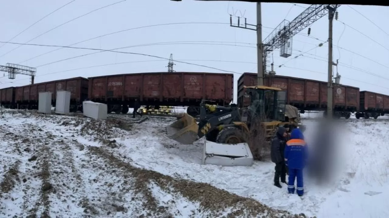 Екібастұзда электровоз бен жүк көлігі соқтығысты